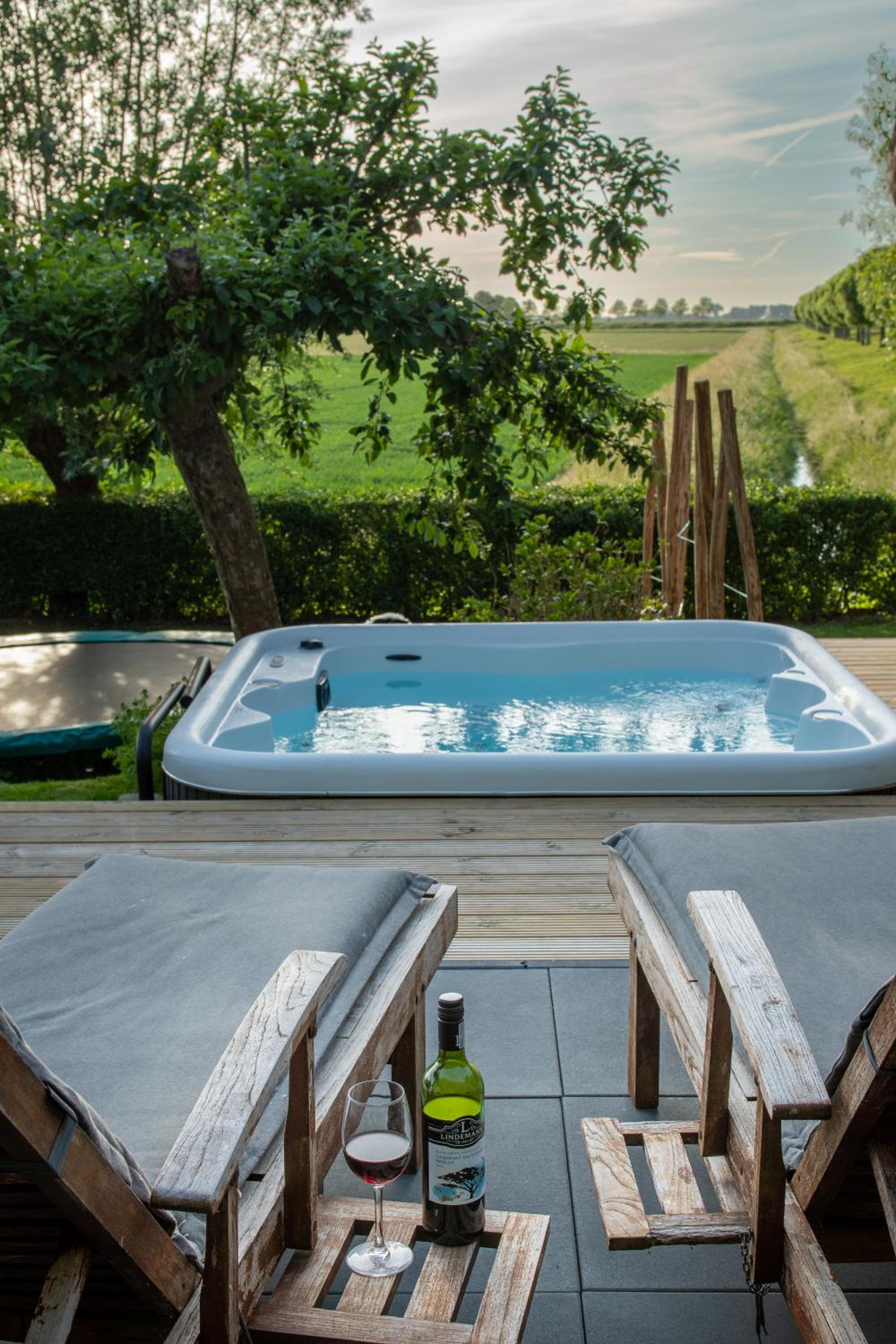 't Witte Huisje met Jacuzzi optioneel, photo 17