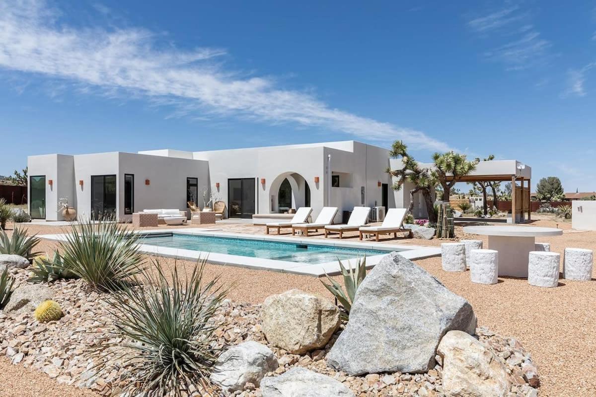 Hotel Moroccan Swim House- Joshua Tree Mia Riad - Image 1