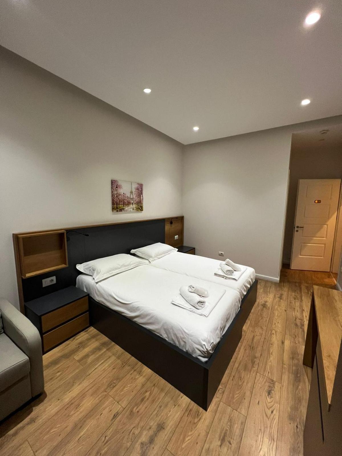 Urban Room 3