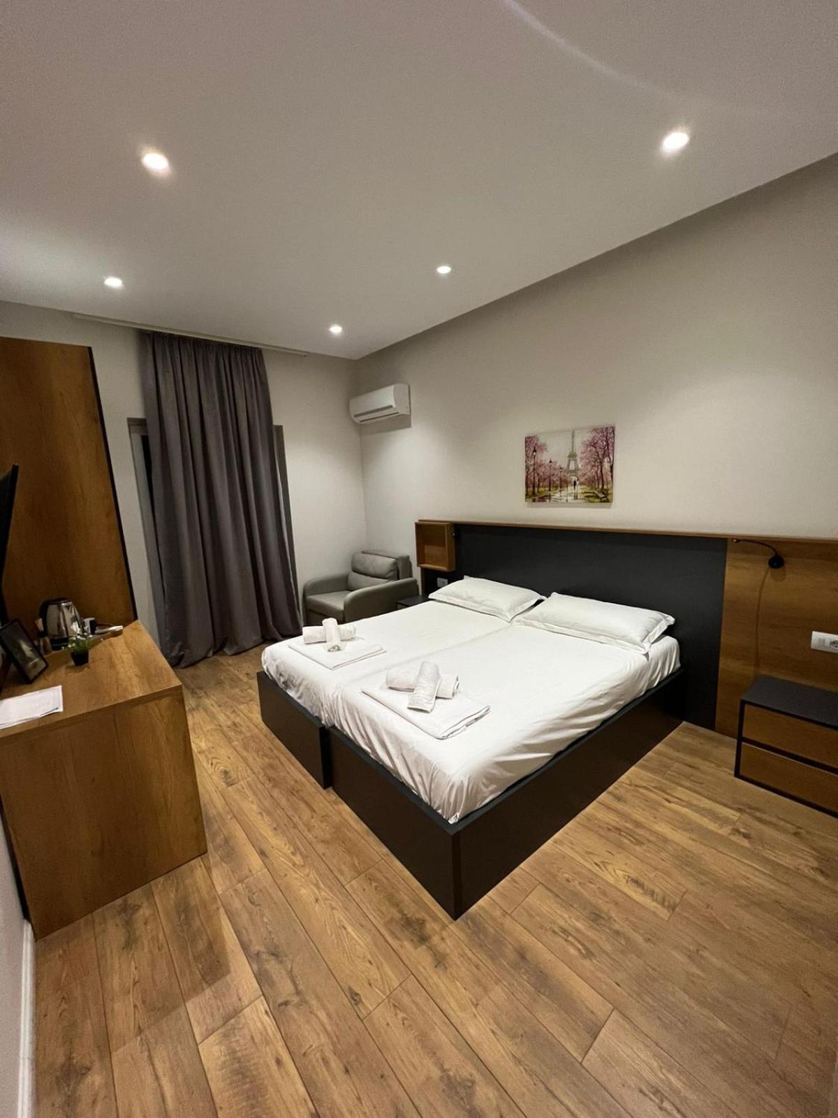 Urban Room 3
