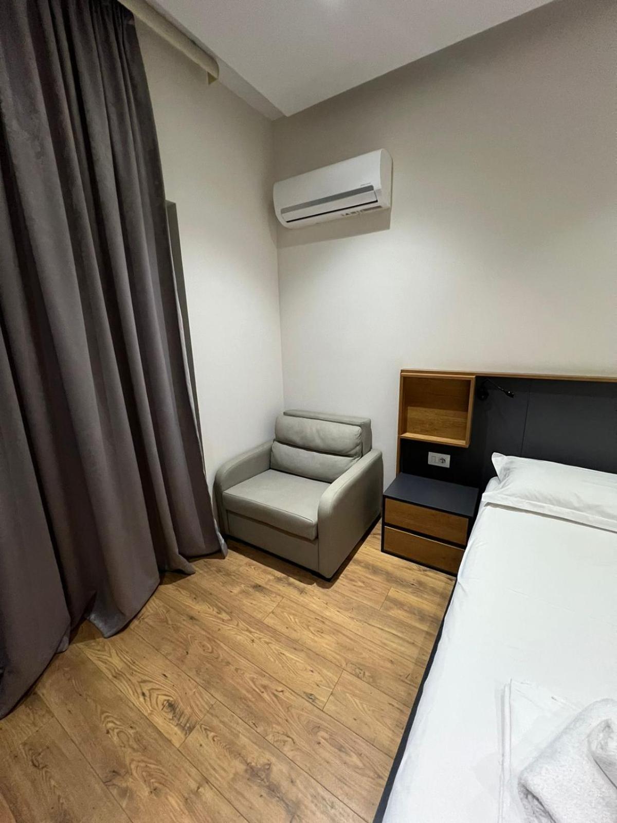 Urban Room 3