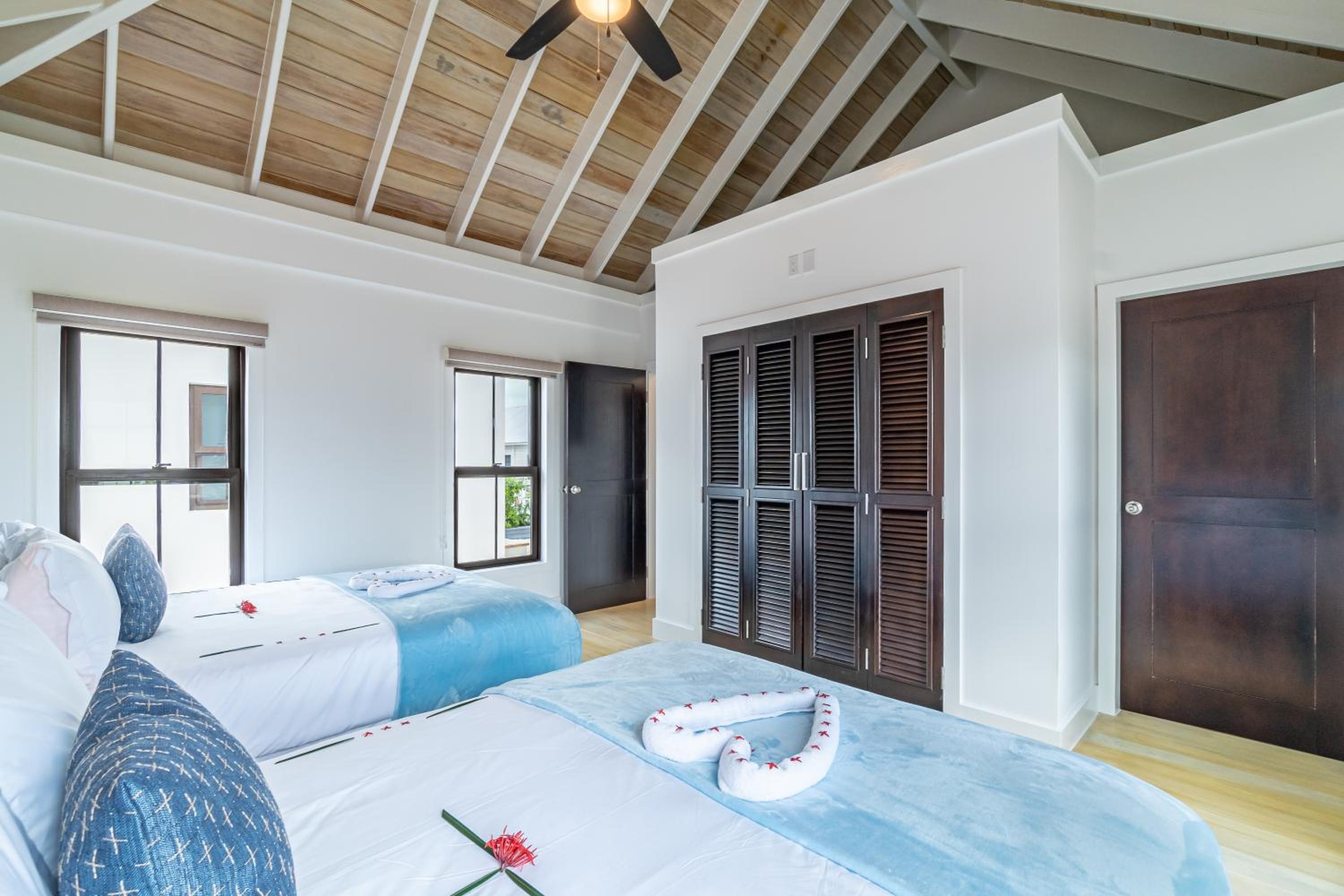 Casa Serena and Mistico Beach Club plus Boat Shuttle