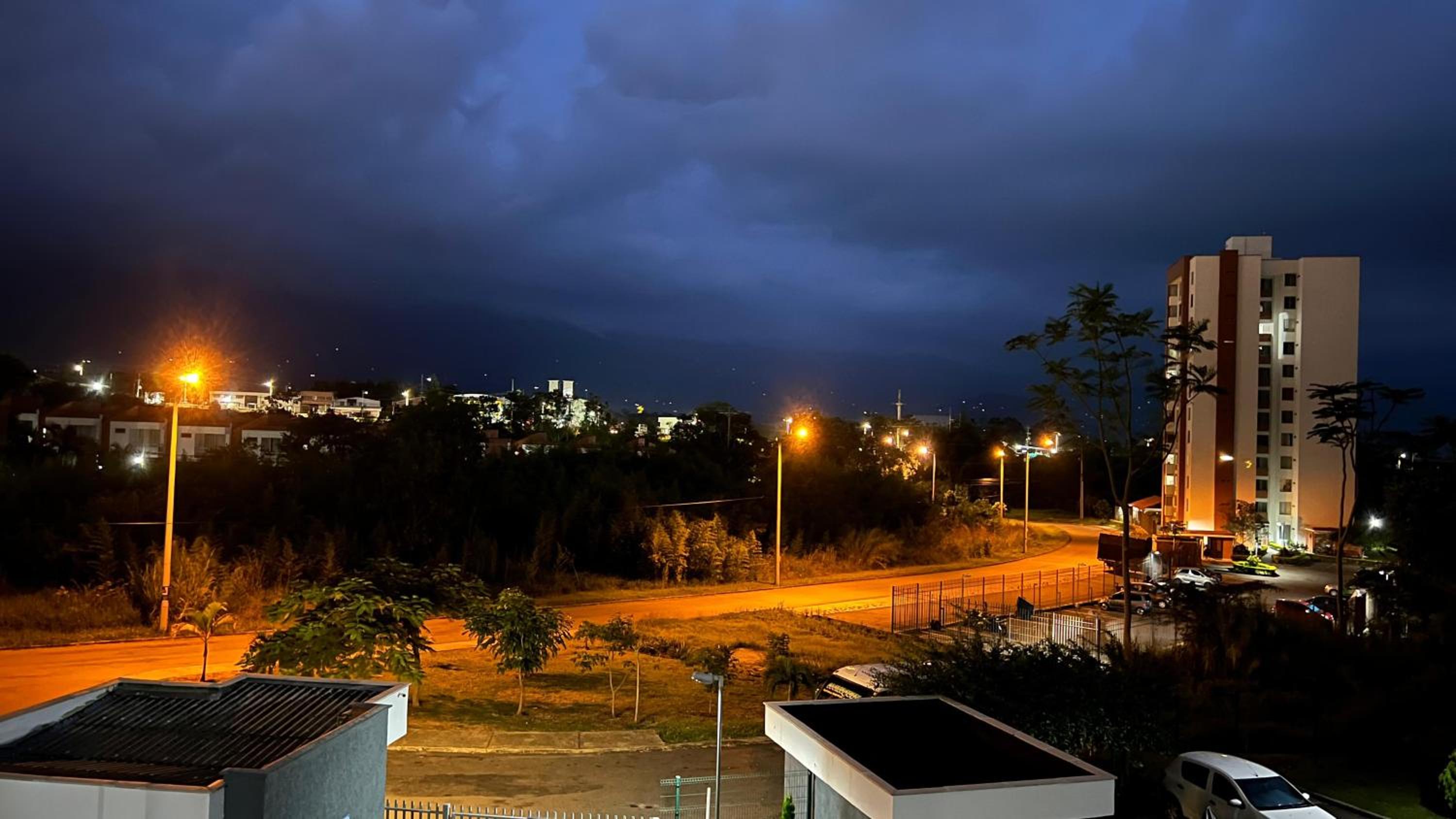 Apartamento completo en zona Exclusiva Cerca Parque del Café