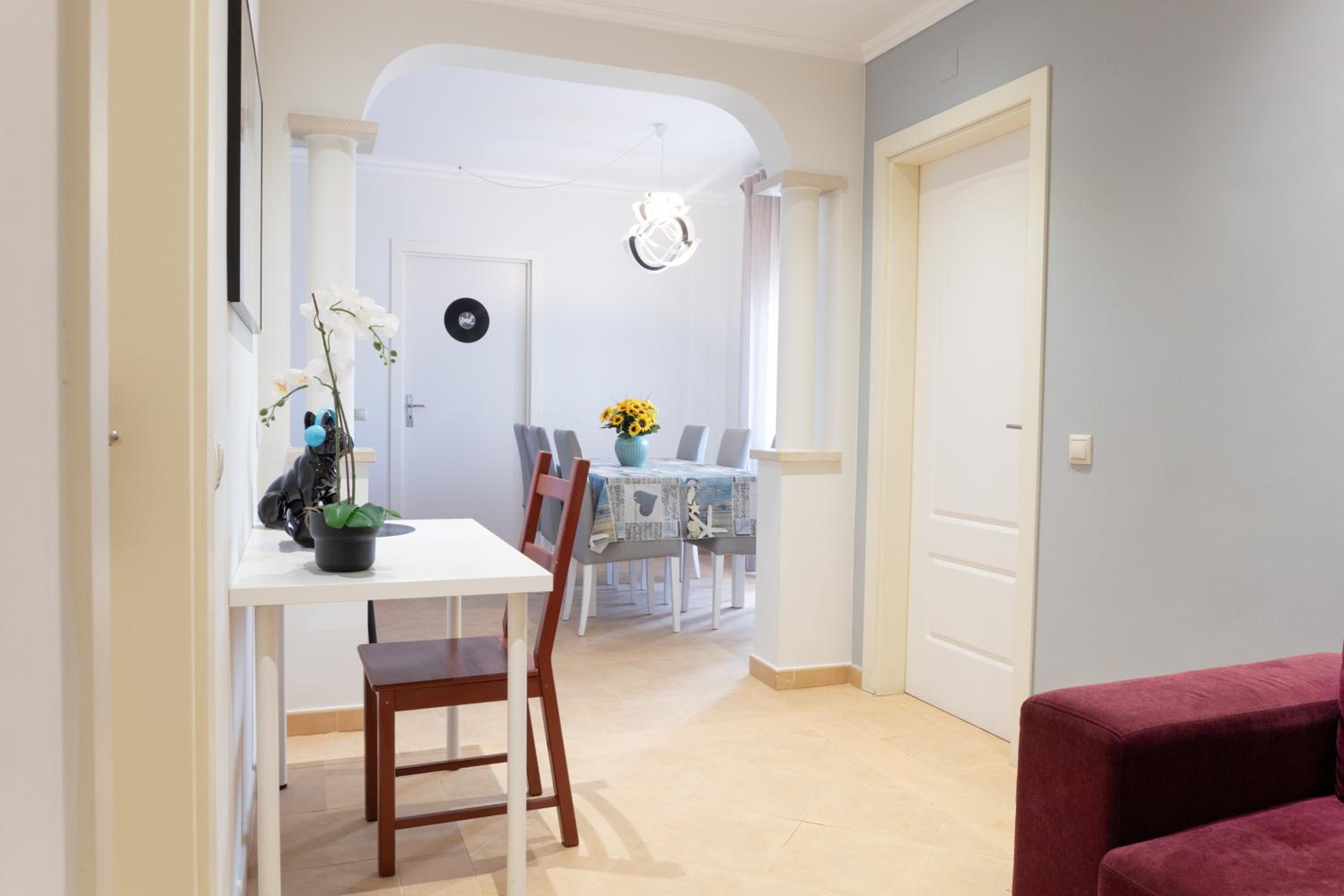Vinyl Flat Bed & Breakfast - Rooms view 2
