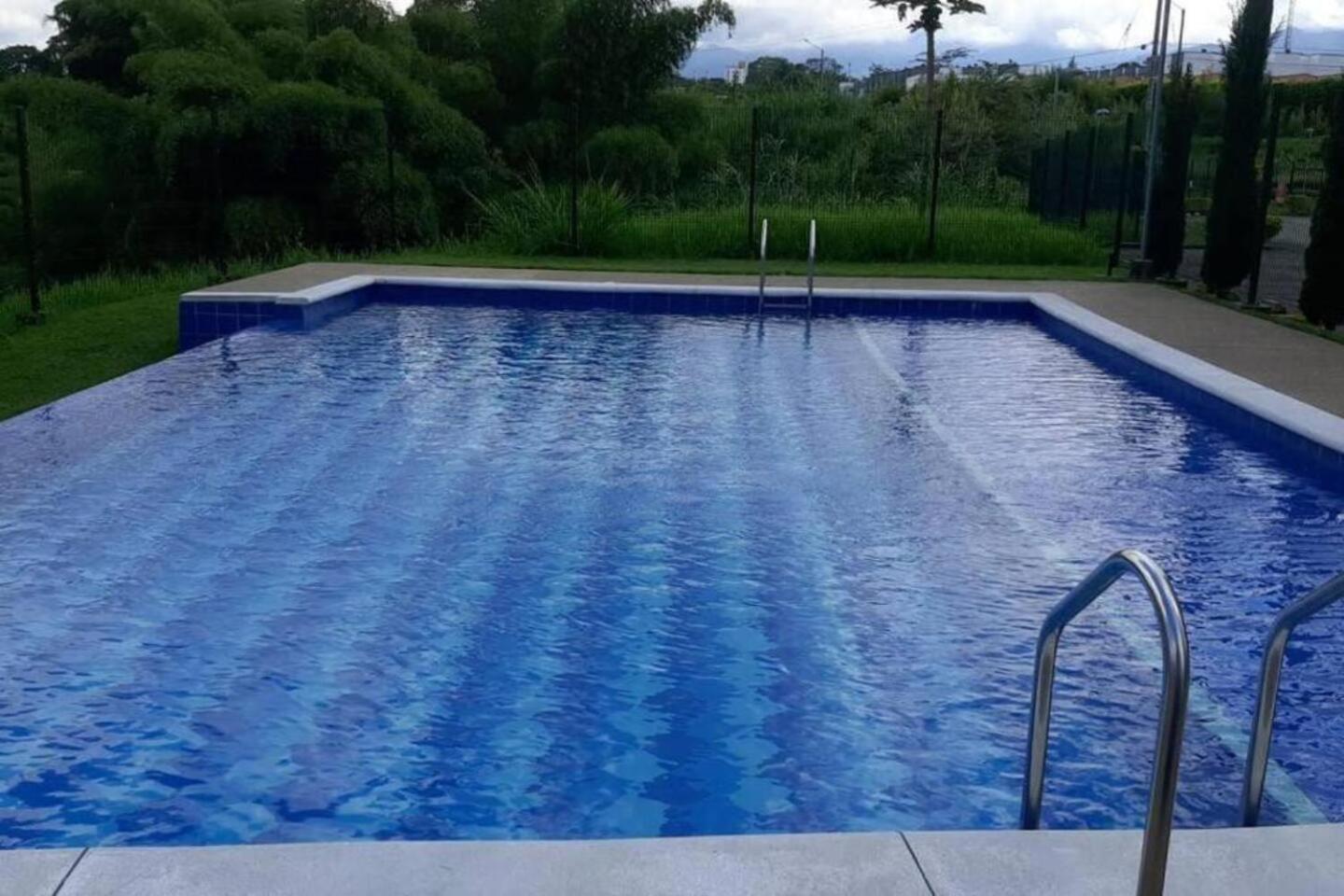 Apartamento completo en zona Exclusiva Cerca Parque del Café
