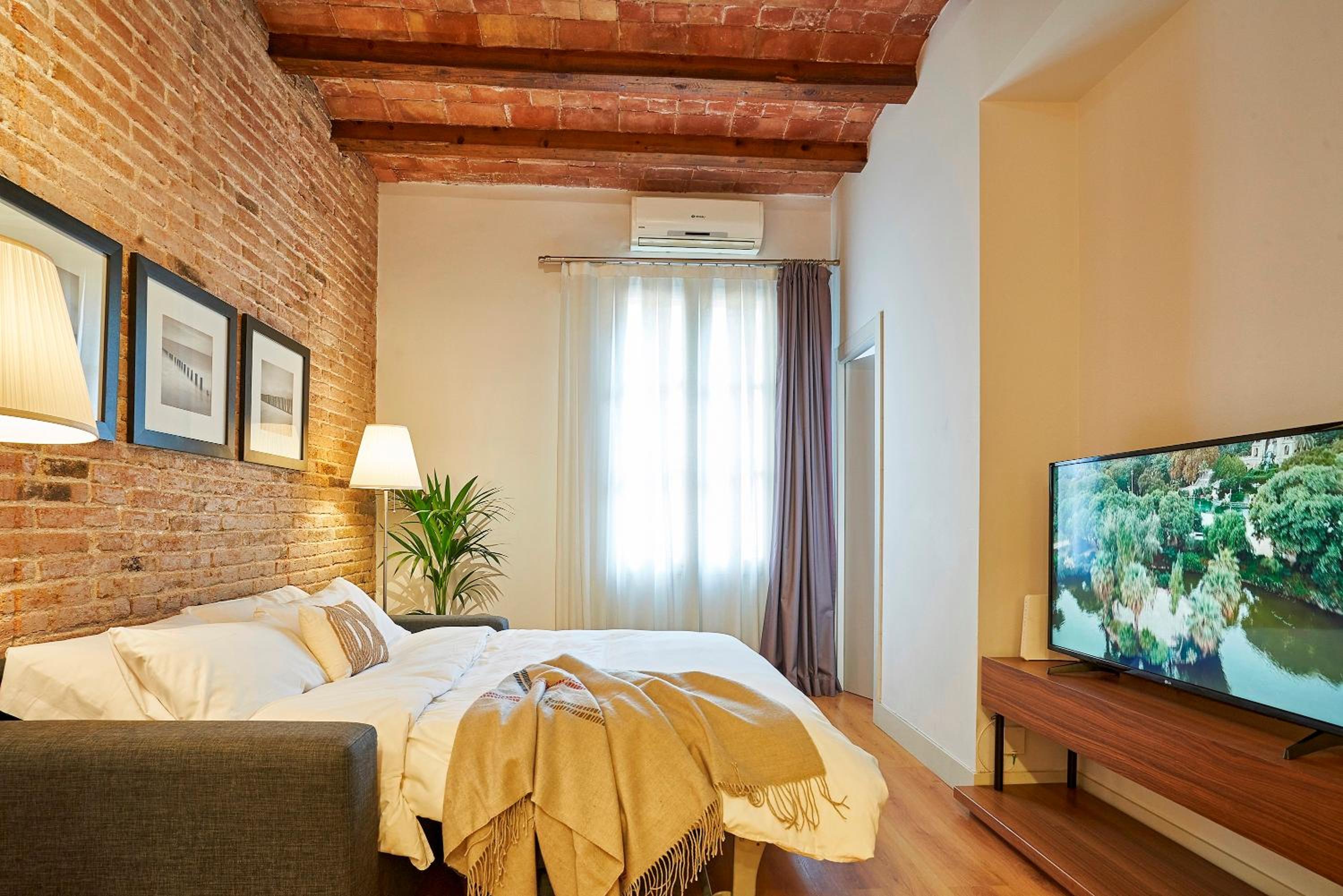 Catalan Comfort near Sagrada Familia by MyRentalHost