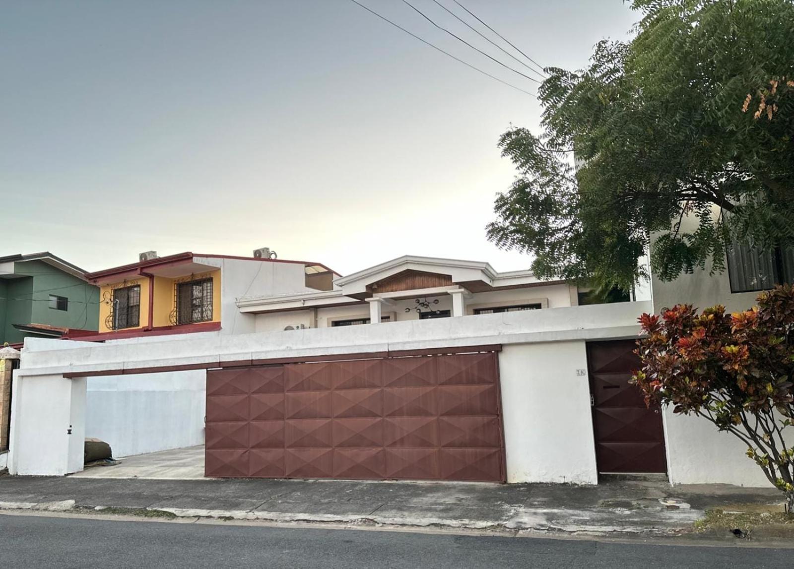 Hotel Boutique CasAguacate Apt Morfo close to Airport