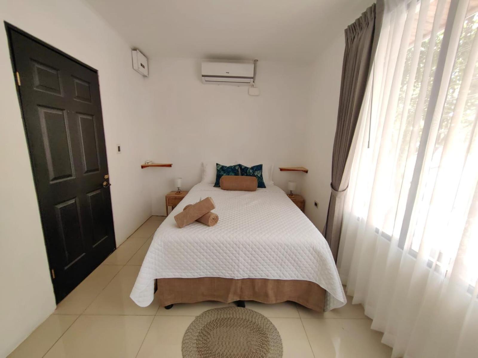 Hotel Boutique CasAguacate Apt Morfo close to Airport