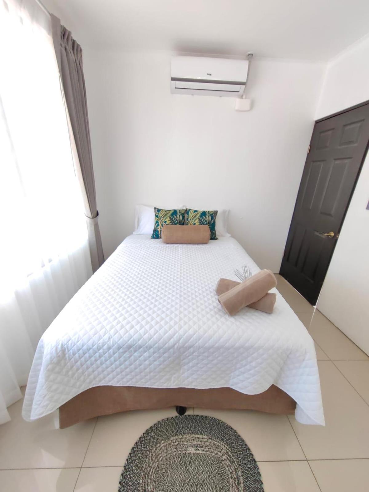 Hotel Boutique CasAguacate Apt Morfo close to Airport