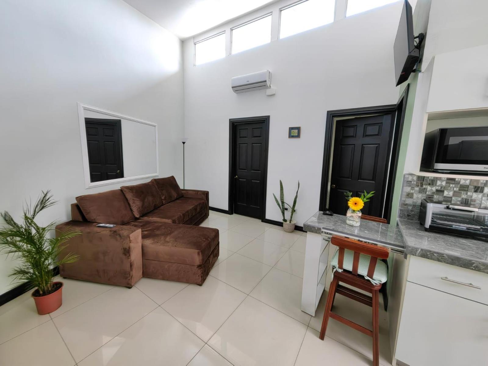 Hotel Boutique CasAguacate Apt Morfo close to Airport