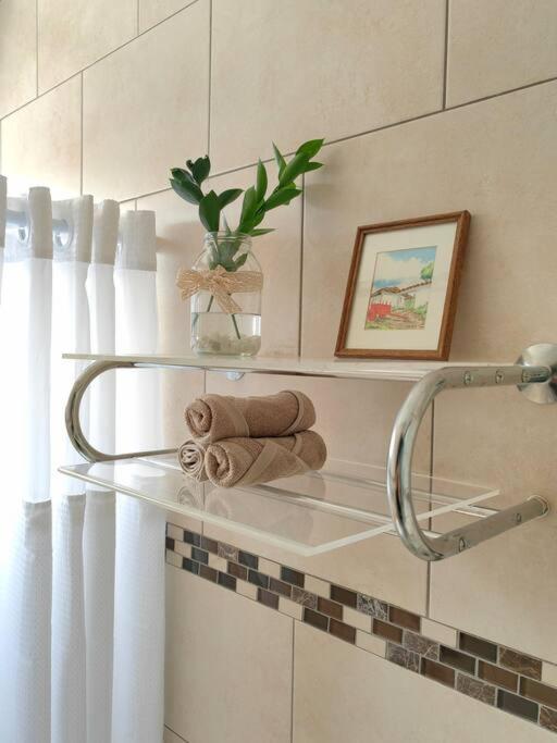 Hotel Boutique CasAguacate Apt Morfo close to Airport