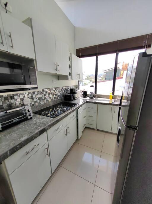 Hotel Boutique CasAguacate Apt Morfo close to Airport