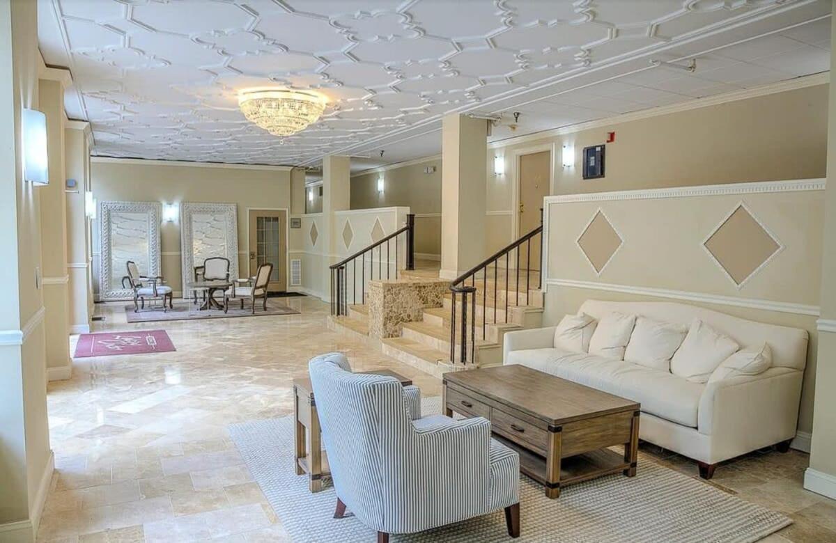2BR W&D 6th FloorMins to Forest Park CWE