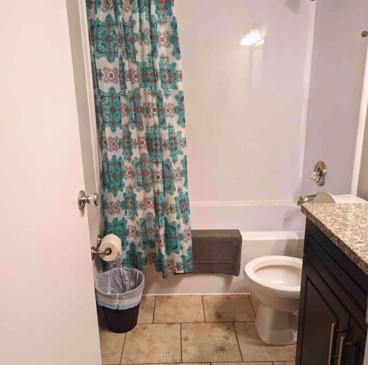 2BR W&D 6th FloorMins to Forest Park CWE