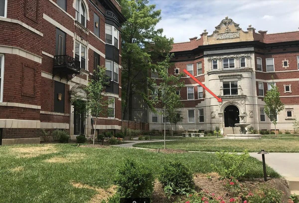 2BR W&D Near Forest Park Barnes Hospital STL Zoo view 3