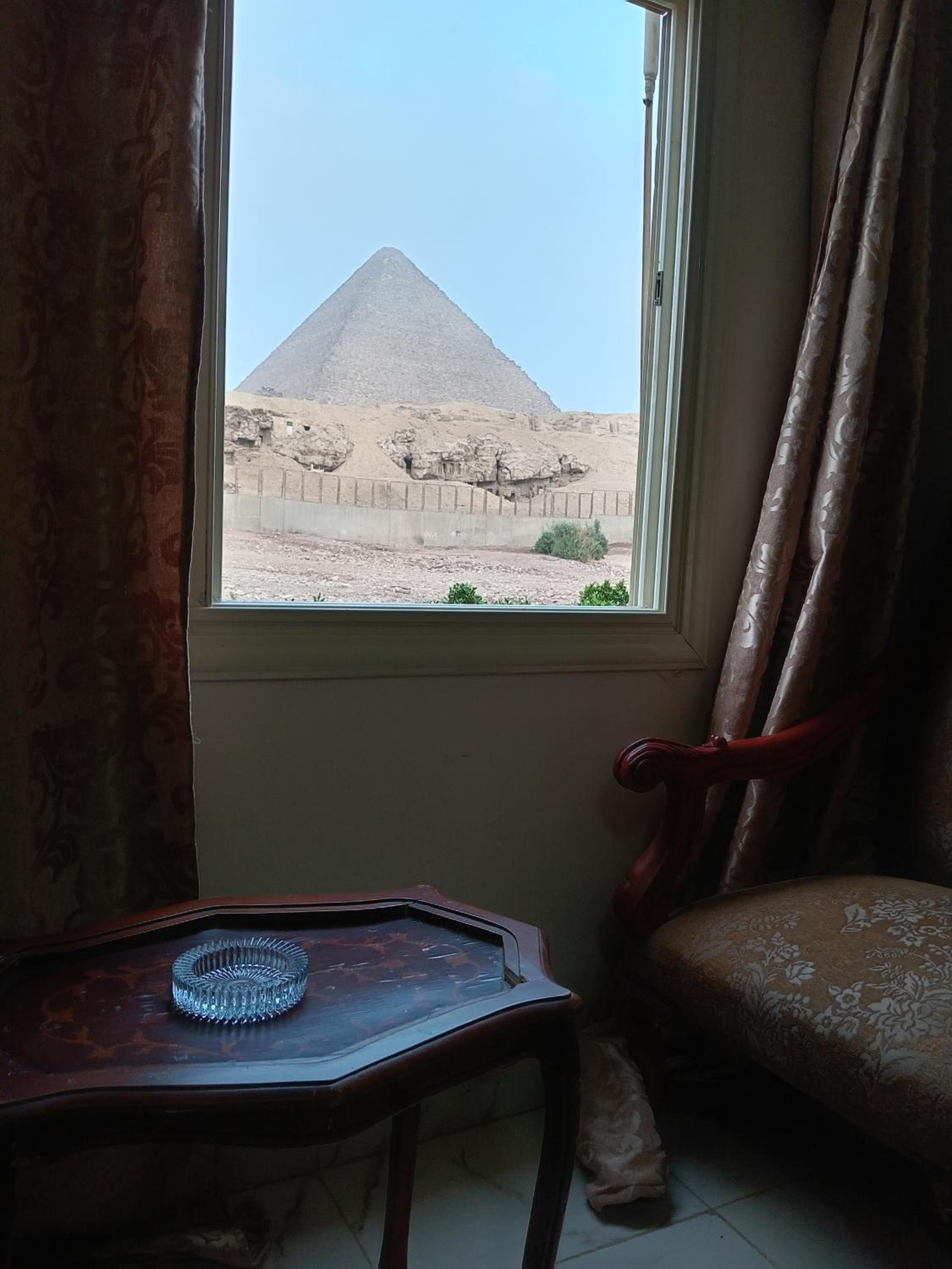 Grensha Pyramids inn