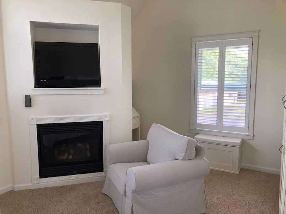 Seagrass Cottage at Beverly Beach