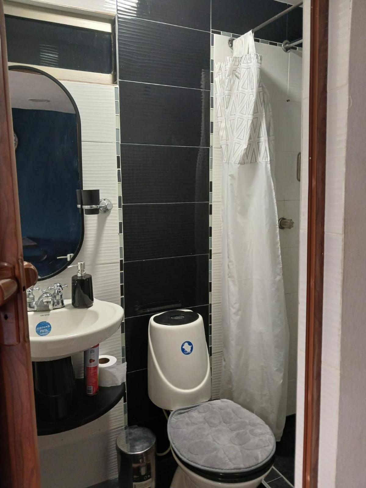 Estudio en 3 piso - Con todo lo necesario al norte de la Cali.