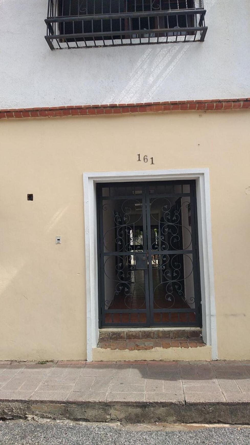 Apartamento de un solo piso zona colonial