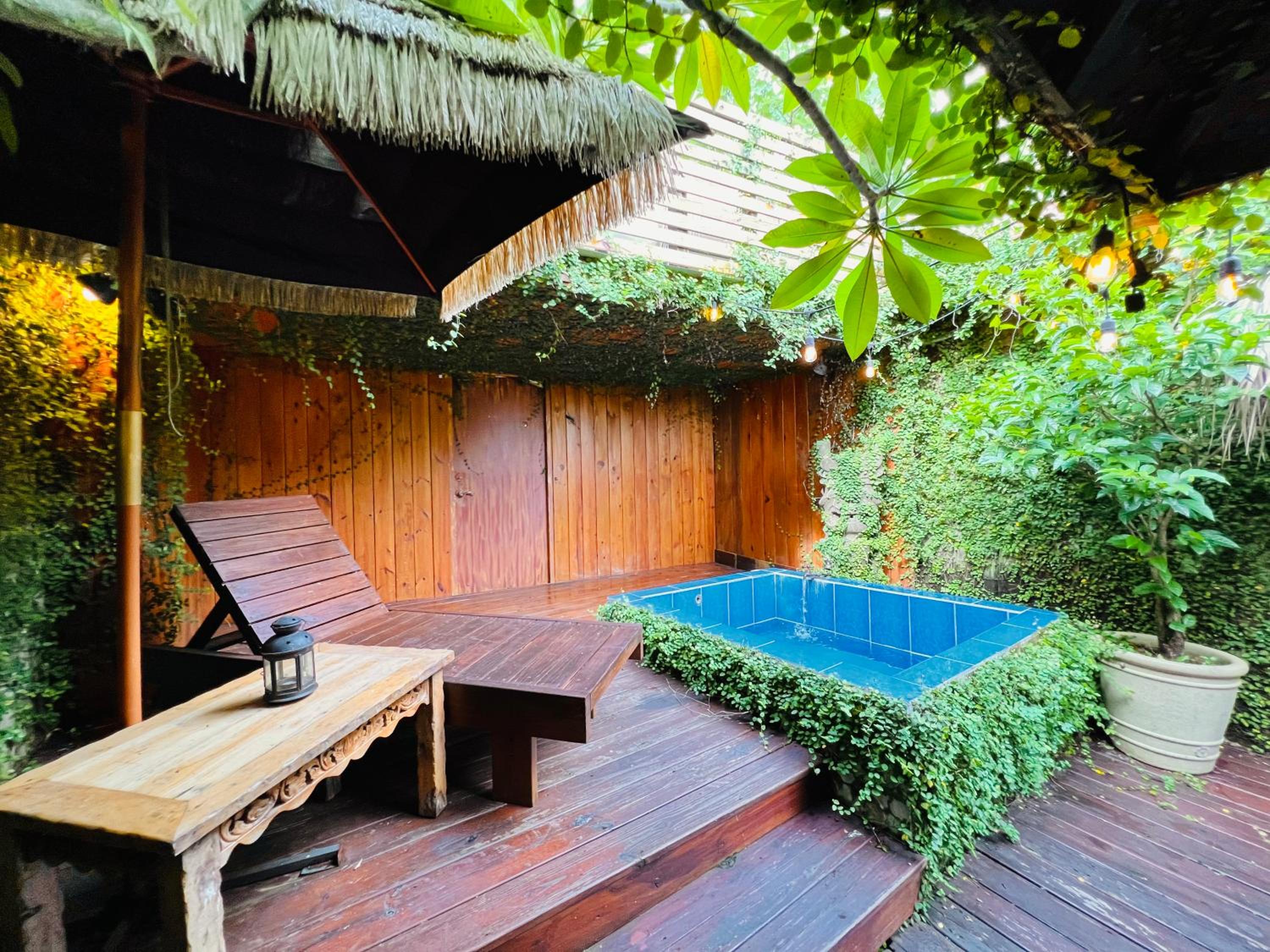 墾丁阿飛衝浪旅店 Afei Surf Inn - 步行南灣五分鐘 5 Min Walk from South Beach