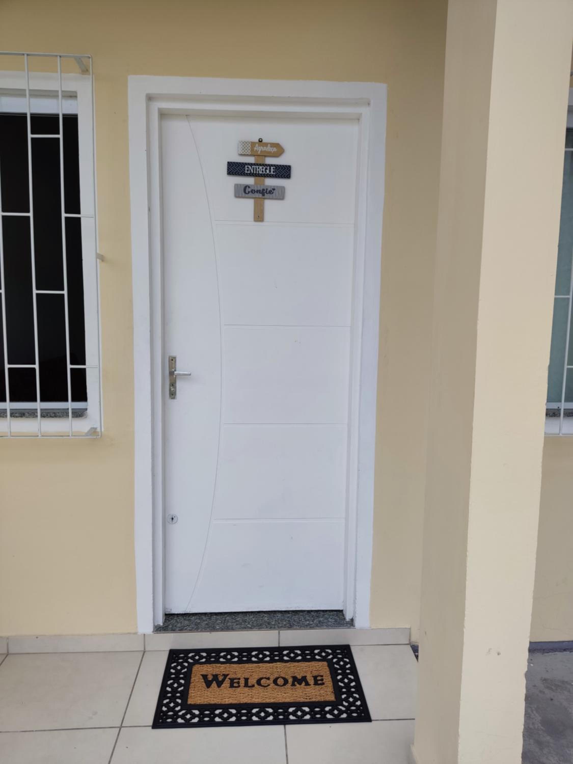 EM CASA