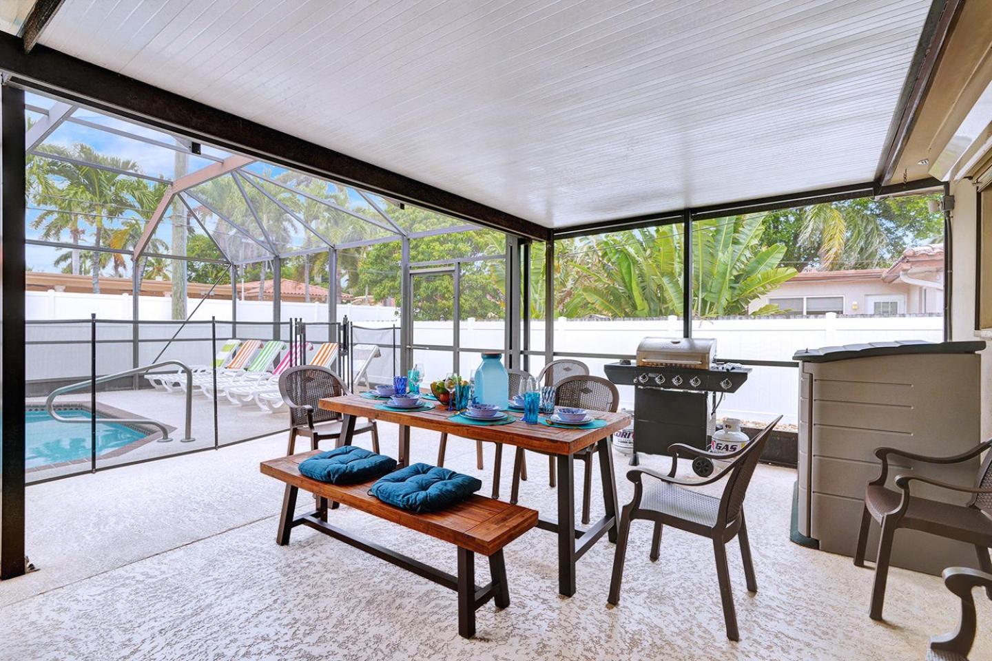 Deluxe 5BR Villa Heated Pool near Hollywood Beach view 4