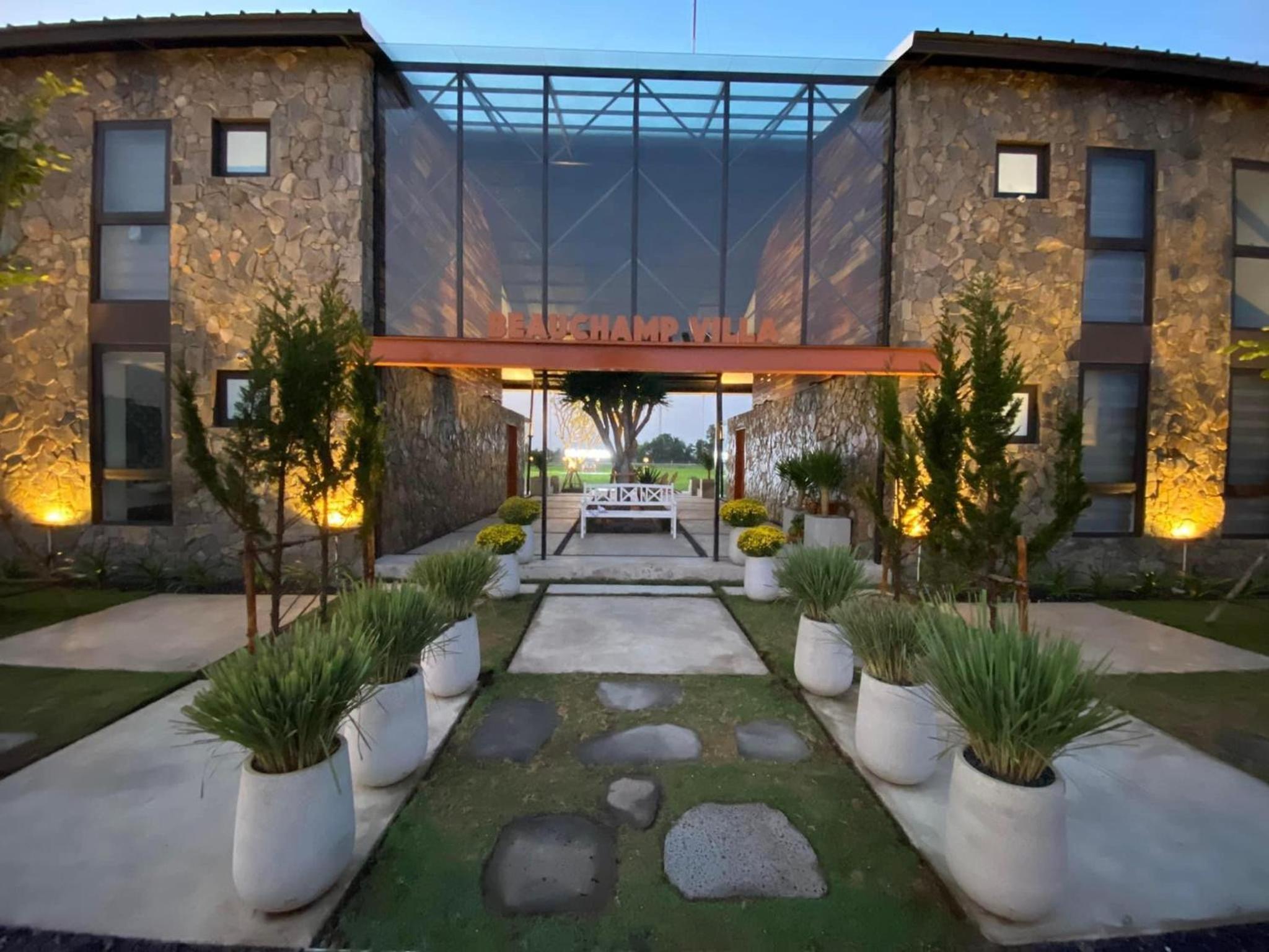 BEAUCHAMP VILLA