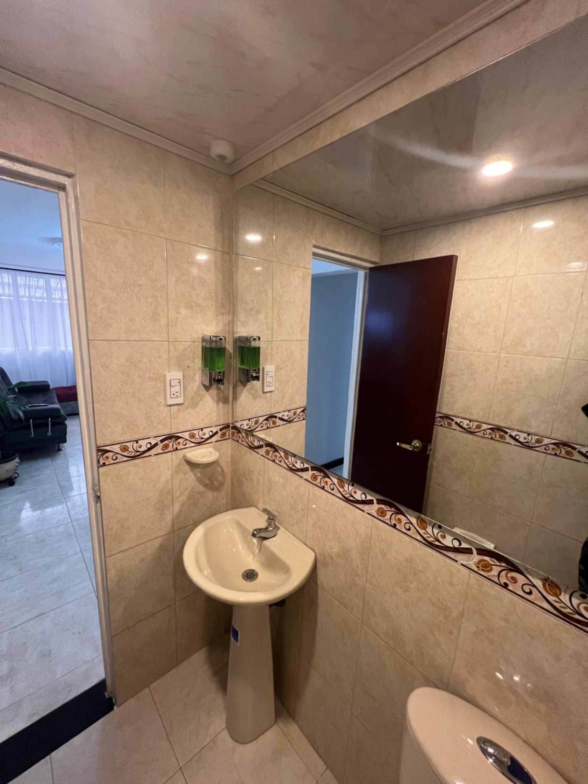 Hermoso apartamento cerca al aeropuerto!