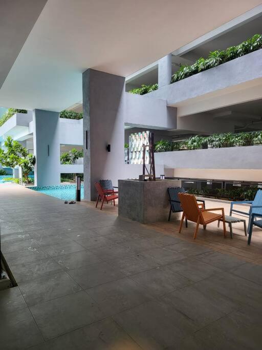 Neu Suite Ampang, LRT Jelatek, Gleneagles Hospital