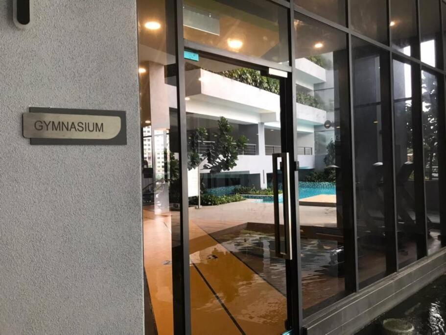 Neu Suite Ampang, LRT Jelatek, Gleneagles Hospital