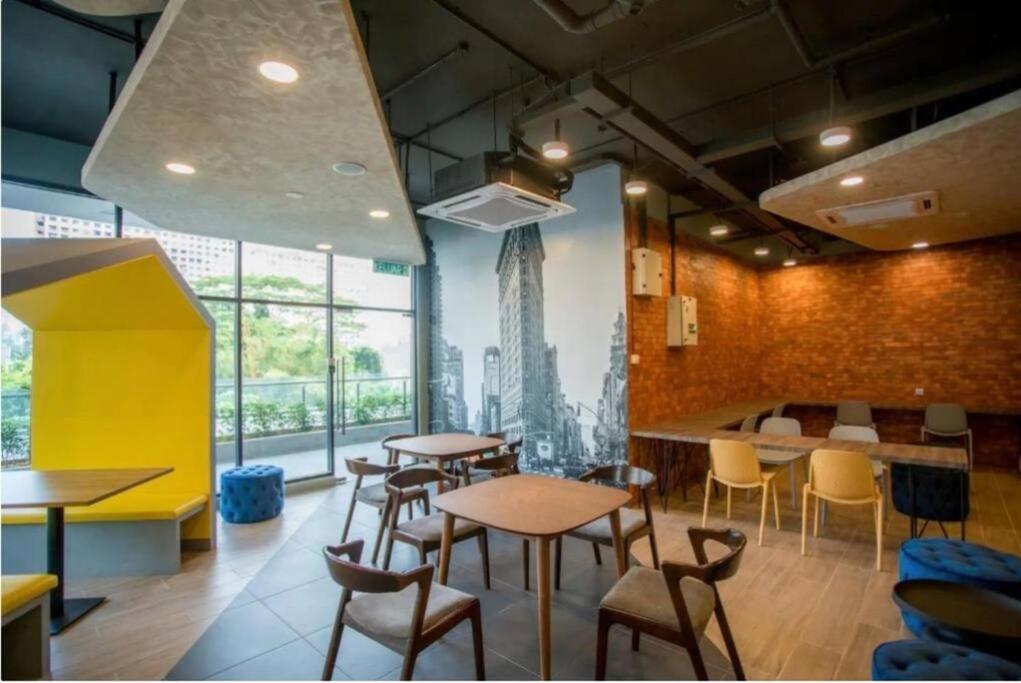 Neu Suite Ampang, LRT Jelatek, Gleneagles Hospital