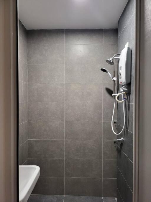 Neu Suite Ampang, LRT Jelatek, Gleneagles Hospital