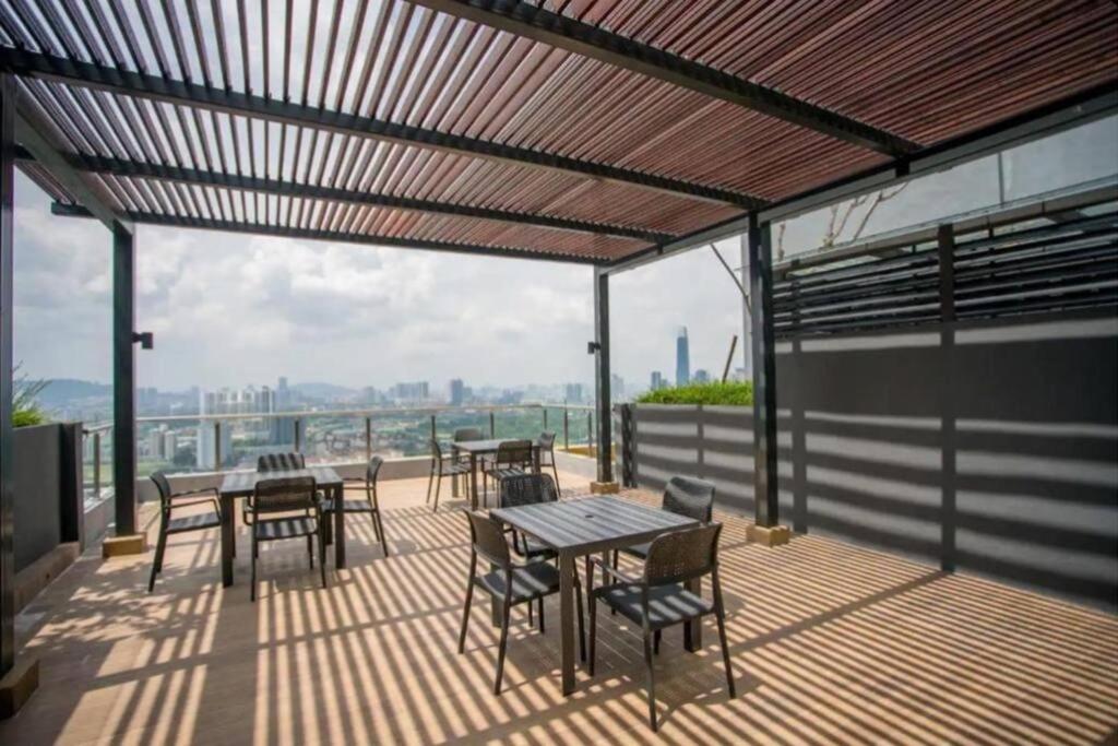 Neu Suite Ampang, LRT Jelatek, Gleneagles Hospital