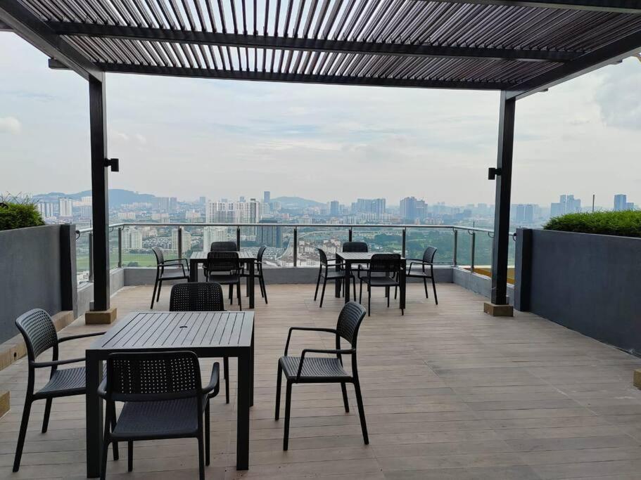 Neu Suite Ampang, LRT Jelatek, Gleneagles Hospital