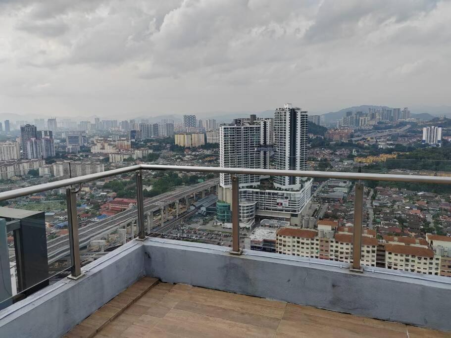 Neu Suite Ampang, LRT Jelatek, Gleneagles Hospital