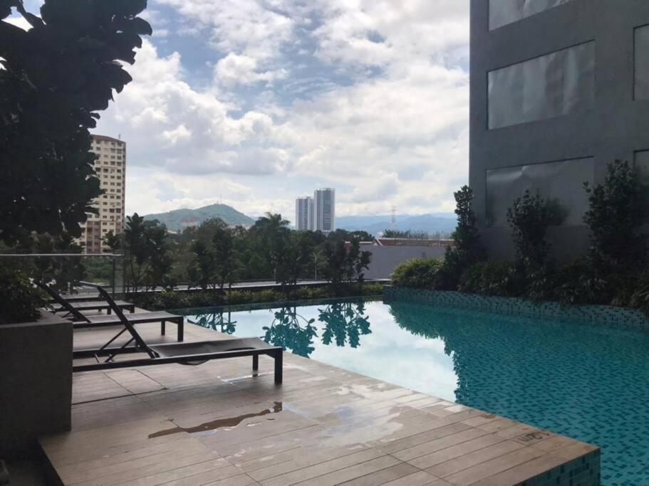 Neu Suite Ampang, LRT Jelatek, Gleneagles Hospital