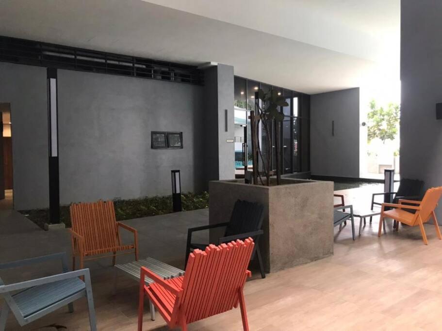 Neu Suite Ampang, LRT Jelatek, Gleneagles Hospital