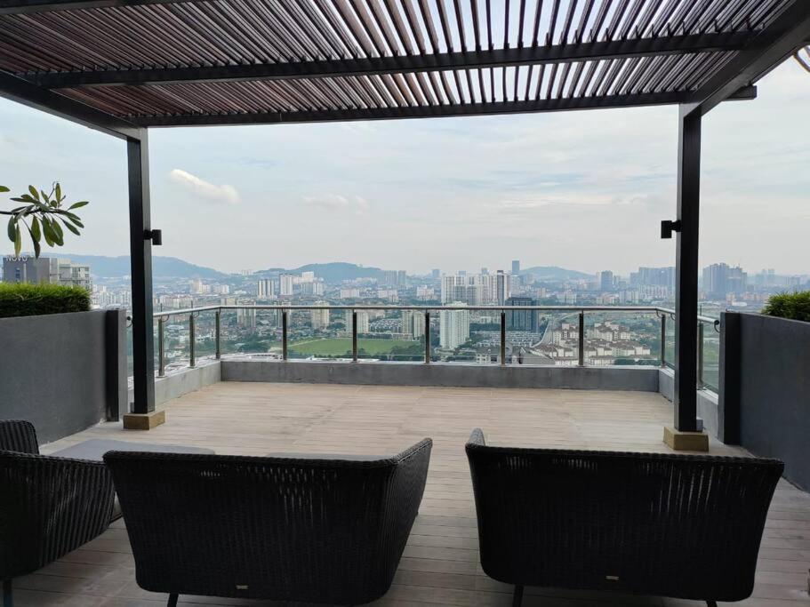 Neu Suite Ampang, LRT Jelatek, Gleneagles Hospital