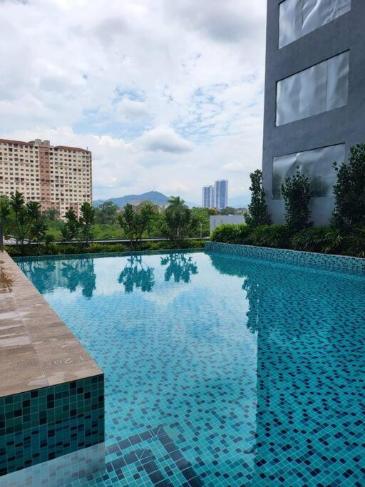 Neu Suite Ampang, LRT Jelatek, Gleneagles Hospital