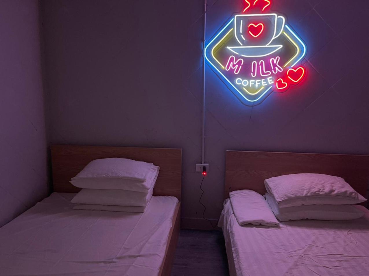 Ubuntu Hostel and Tour