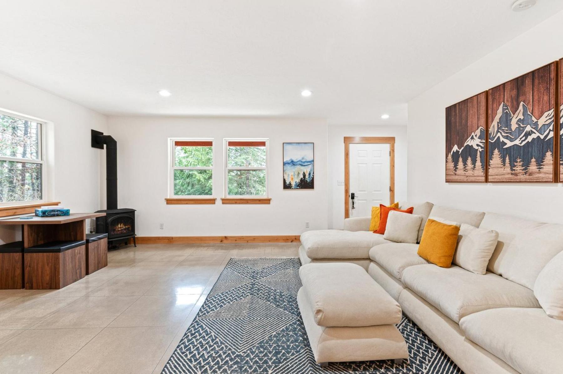 Family Home - Sandpointschweitzer view 5