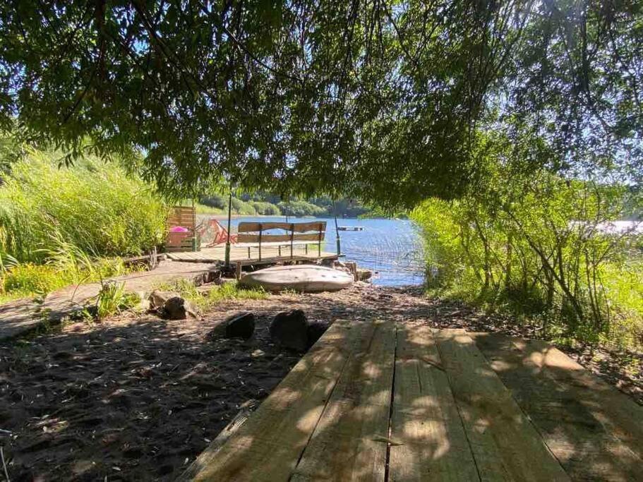 Casa Familiar a orilla de laguna