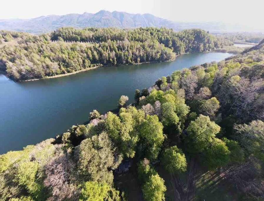 Casa Familiar a orilla de laguna
