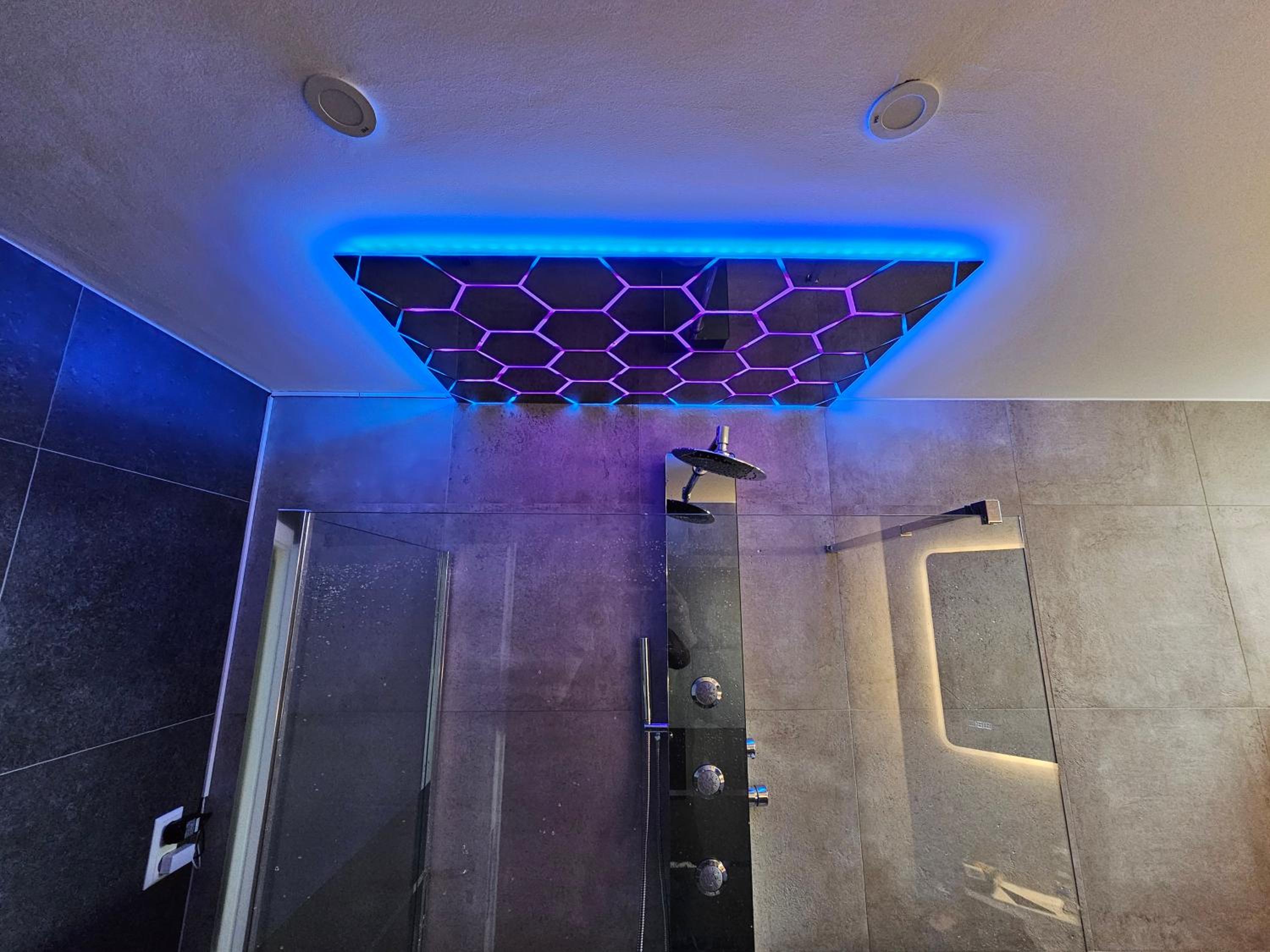 Suite Spa, Jacuzzi & Sauna view 4