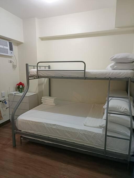 DMCI TheOrabella QC,1 BR w/bal in Cubao38sqm condo view 3