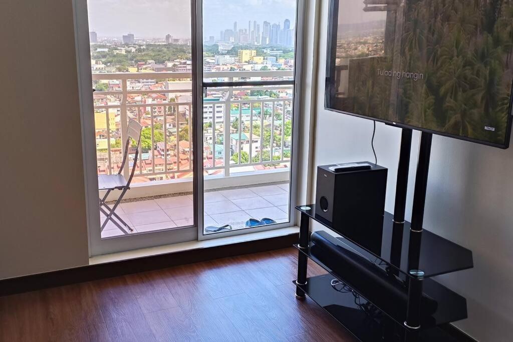 DMCI TheOrabella QC,1 BR w/bal in Cubao38sqm condo view 4