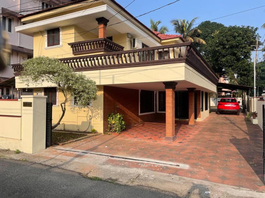 Spacious 3bhk home (villa) in Kochi view 4