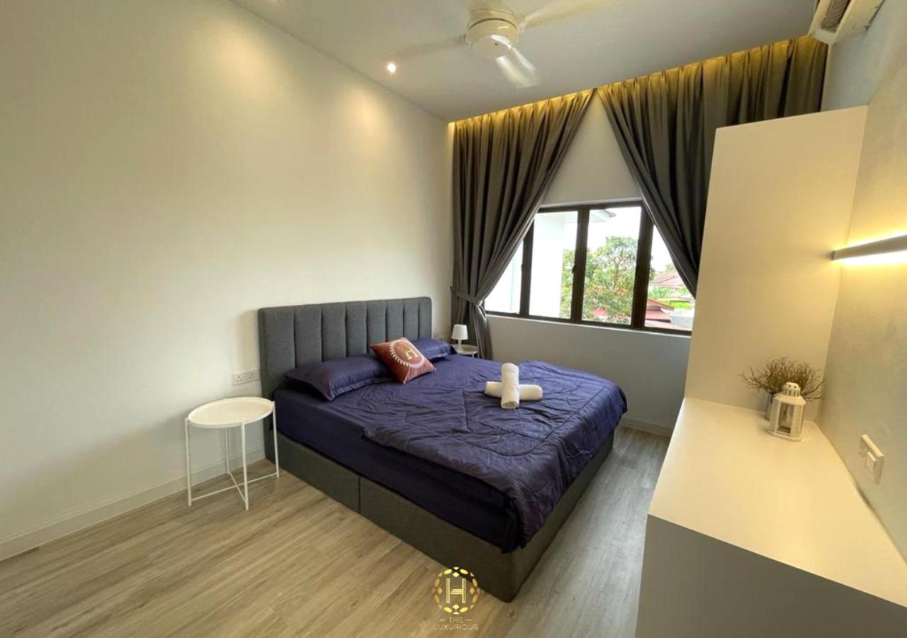 The Luxurious 168 Cruise, Melaka view 3