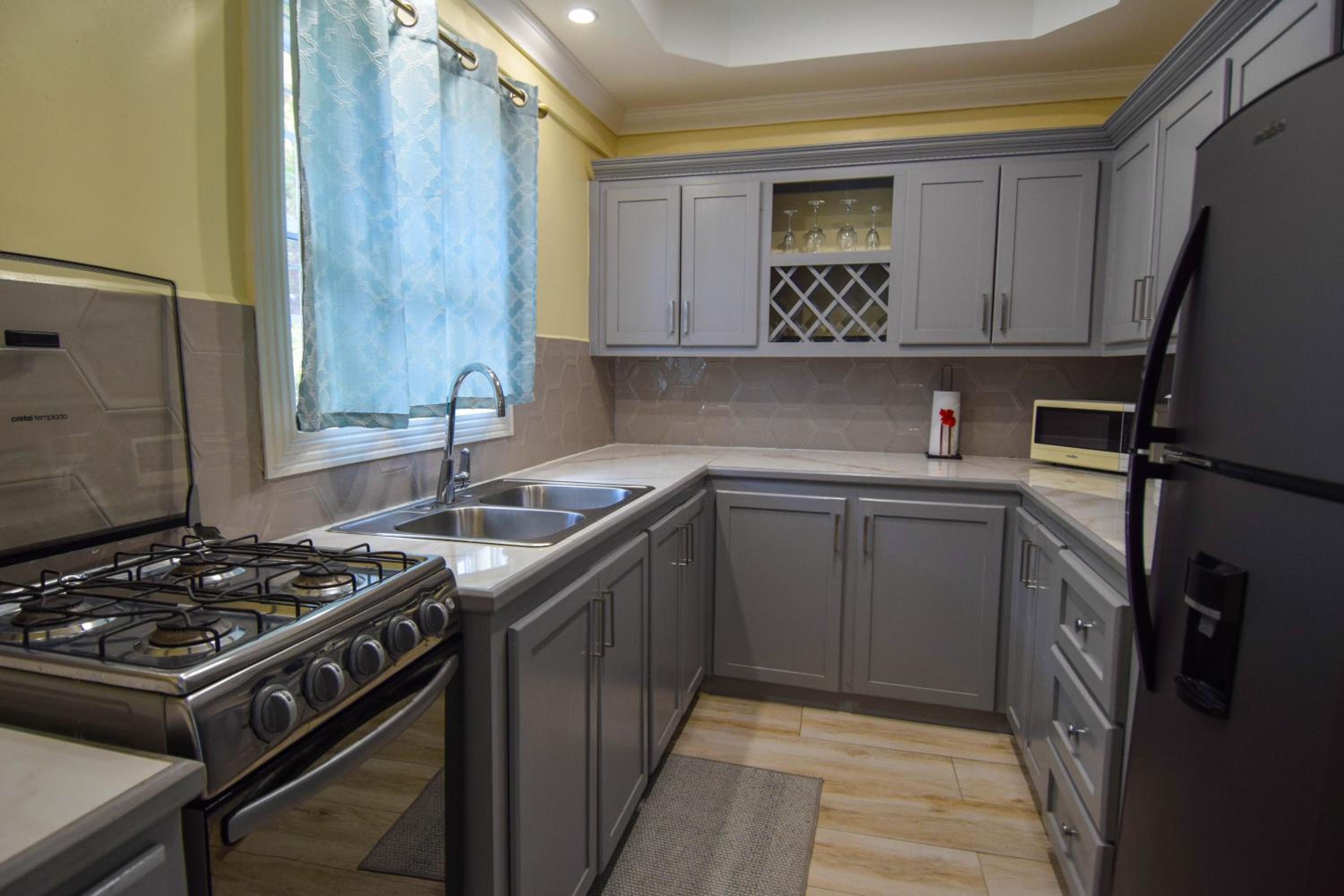 Sea Piton View Apartment- Location, Convenience, Modern Living