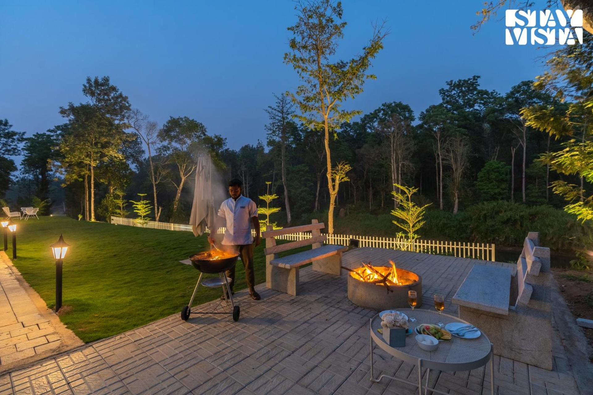 Stayvista at Mudra Manor 4BR - Coffee Estate Comp Breakfast Big Heated Pool view 5